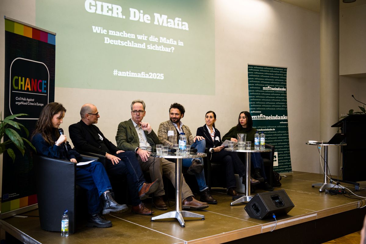 Prof. Annamaria Astrologo, Dr. Alessandro Bellardita, Dr. Christian Klos, Sandro Mattioli und Helena Piontek beim Antimafia-Seminar 2025 von mafianeindanke.